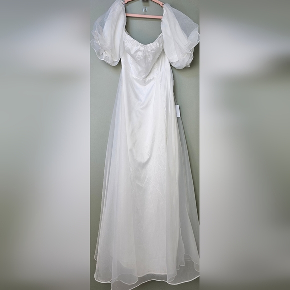 Lulus True Excellence White Bustier Off-The-Shoulder Wedding Gown, Size Large - Picture 9 of 10